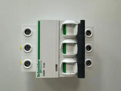 Jistič iC60N 3P  6A  C