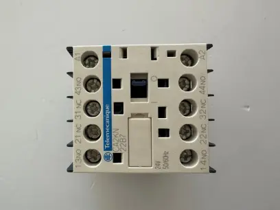 Pom. miniStykač 2Z+2V 24V 50/60