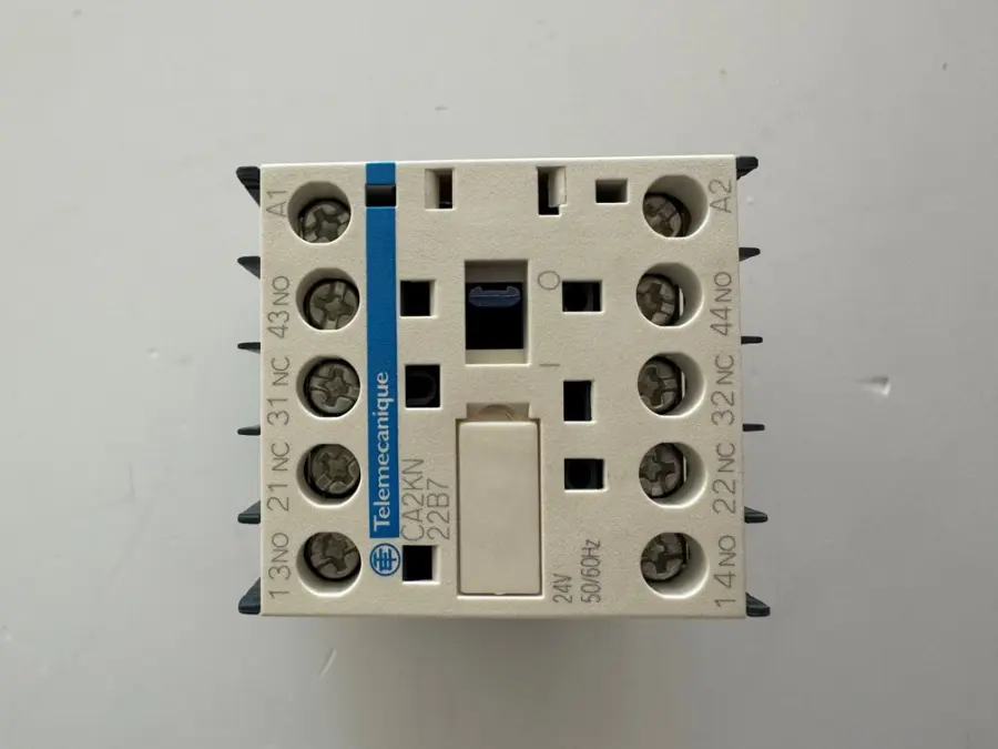 Pom. miniStykač 2Z+2V 24V 50/60