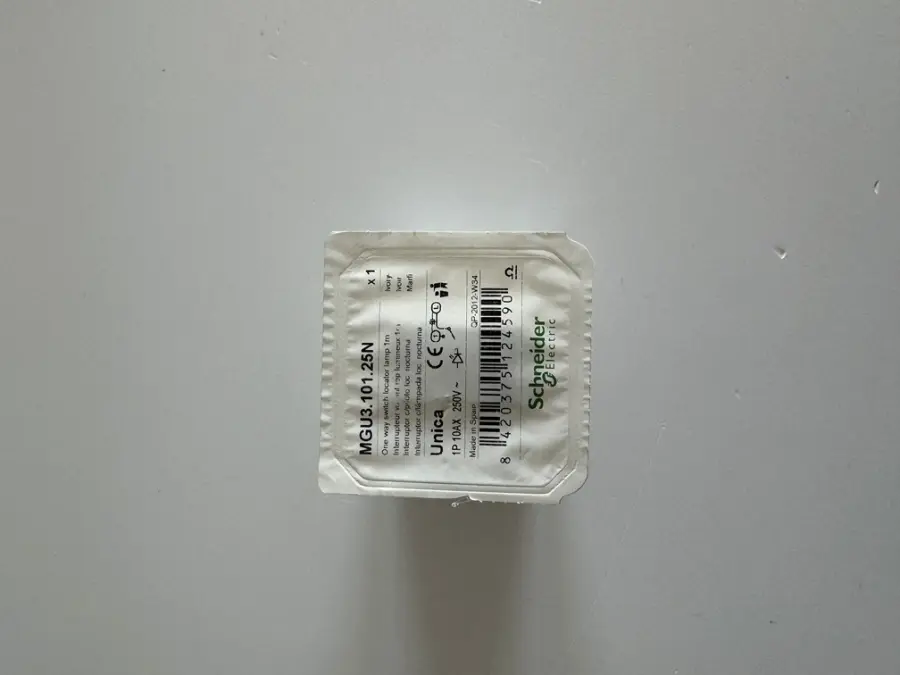 Unica - Spínač jednopólový s orientační kontrolkou, řazení 1