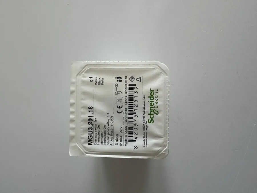 Unica - Spínač jednopólový, řazení 1, Polar
