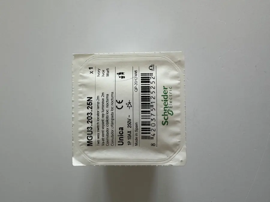 Unica - Přepínač střídavý s orientační kontrolkou, řazení 6S