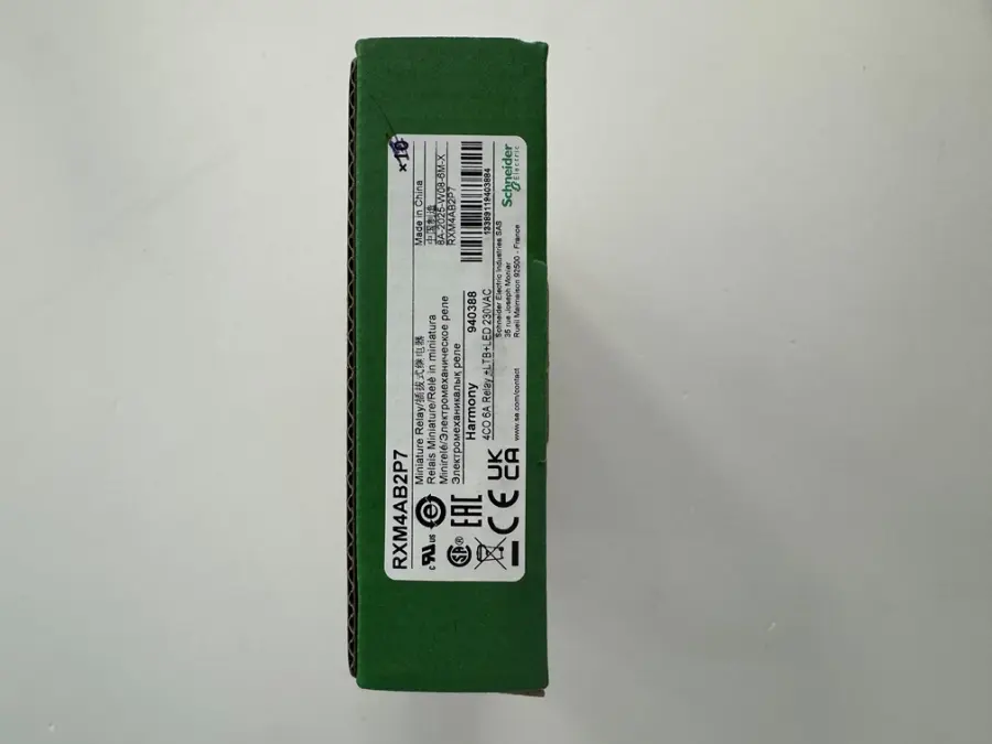 Miniaturní 4P, 6 A, 230 V AC s LED (obj.