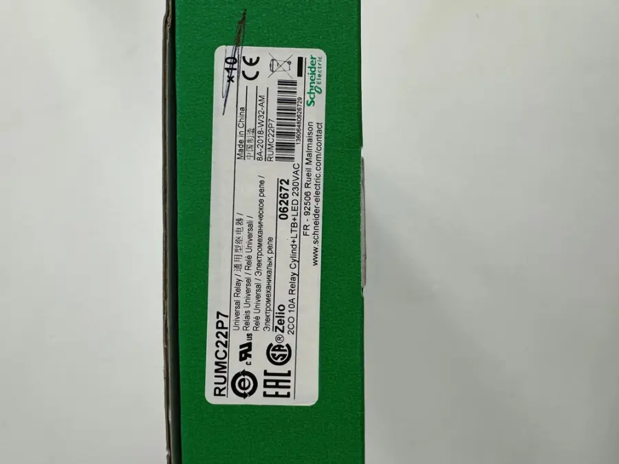 Univerzální 2P pin, 10 A, 230 V AC s L